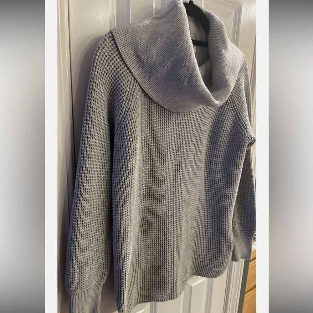Michael Kors Gray Cowl Neck Waffle Knit Sweater Womens Size Medium Long Sleeve